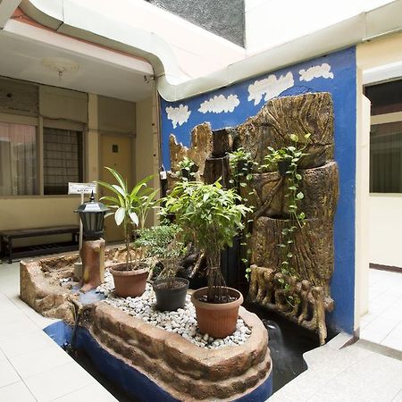 Reddoorz @ Klender Hotel Jakarta Exterior photo