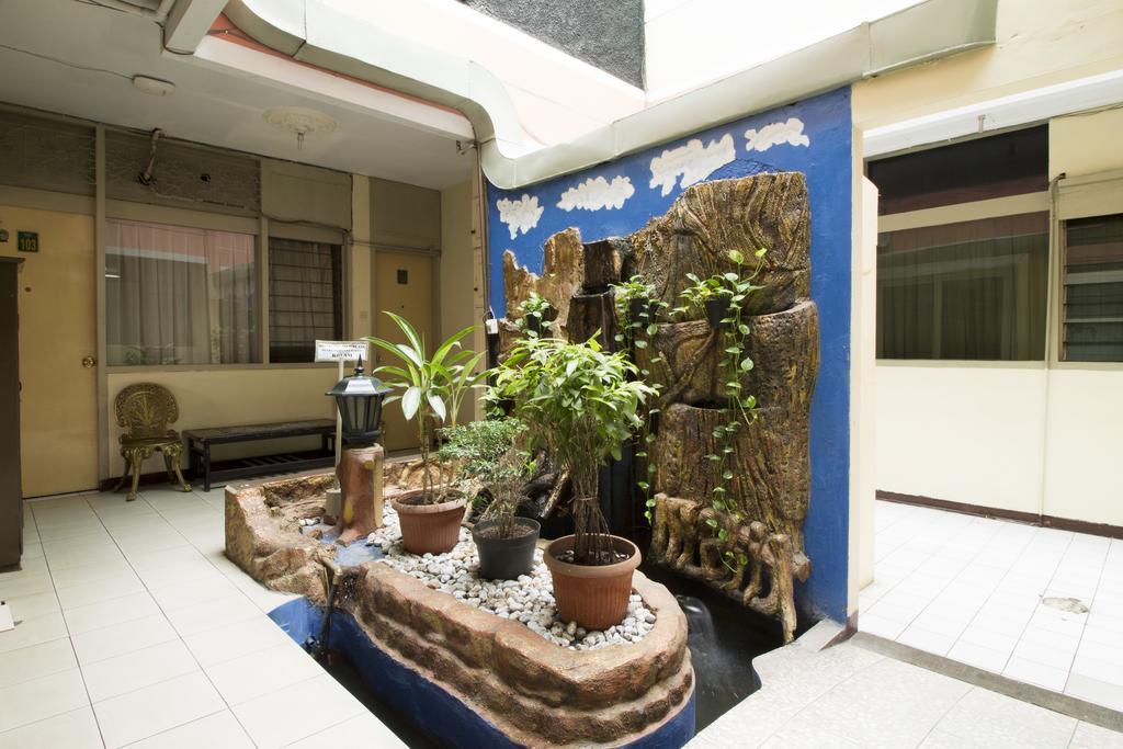 Reddoorz @ Klender Hotel Jakarta Exterior photo