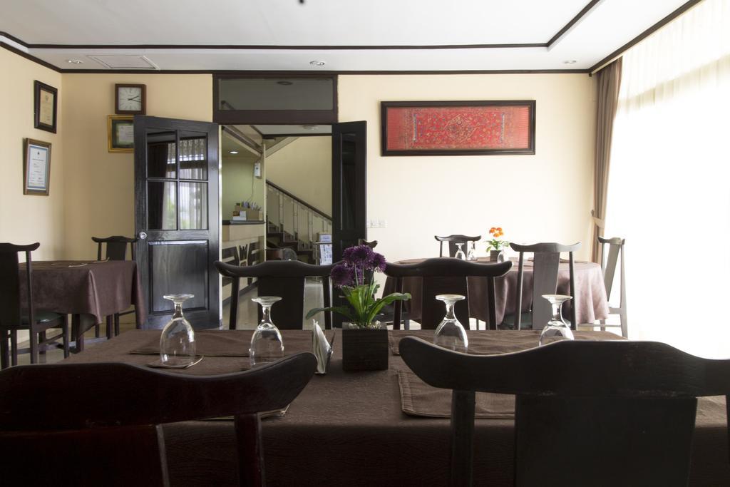 Reddoorz @ Klender Hotel Jakarta Exterior photo